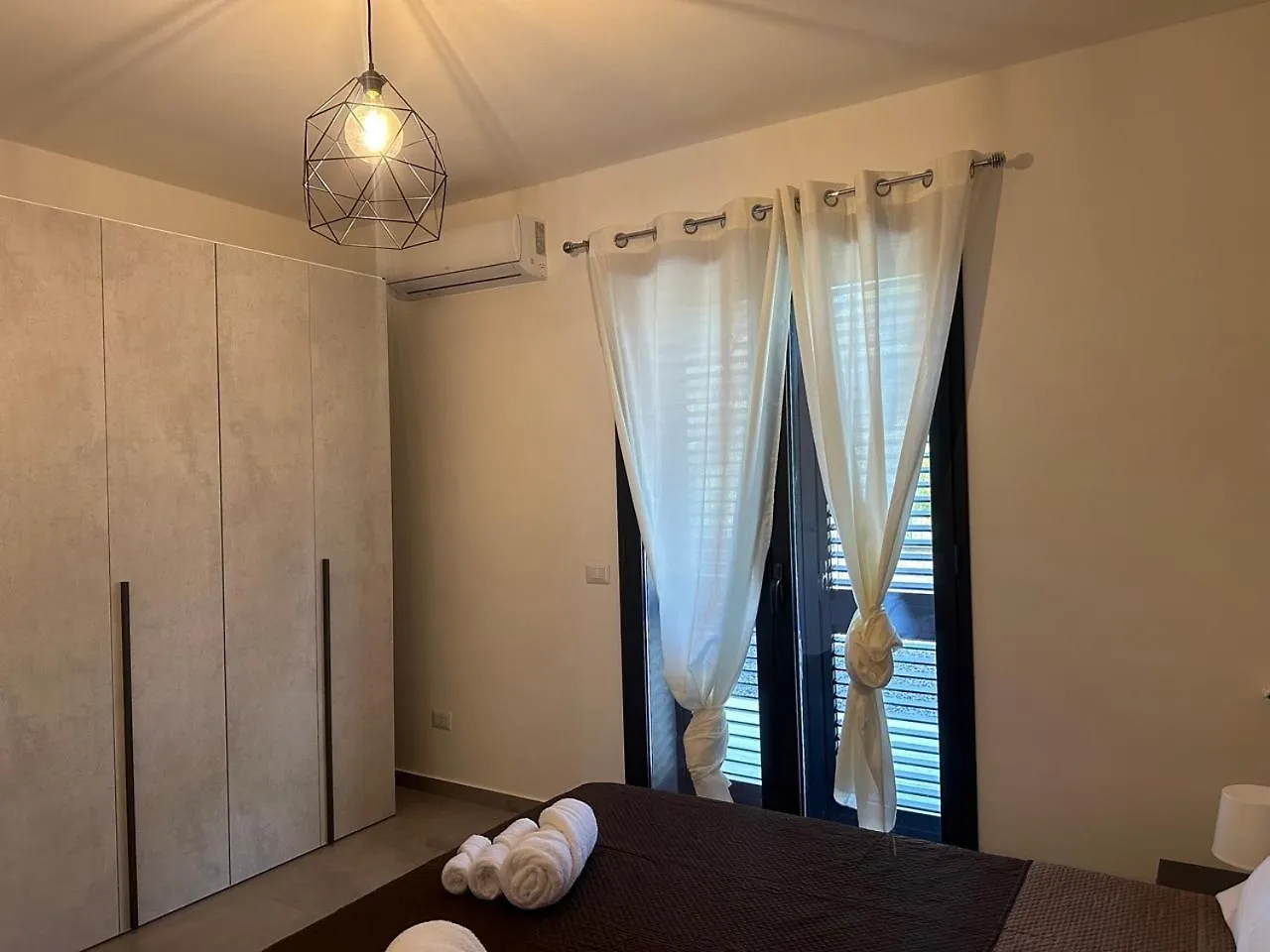 Amour Ici - Villa Intera ניקולוסי מלון דירות